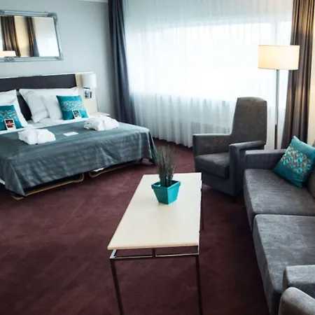 Hotel Quality Airport Stavanger 4*