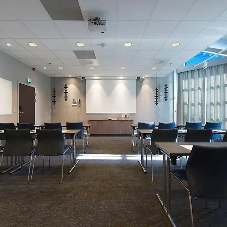 Hotel Quality Airport Stavanger 4*
