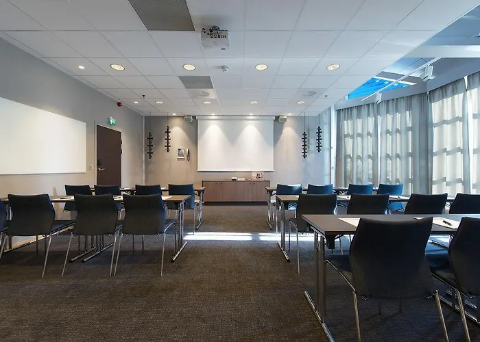 Hotel Quality Airport Stavanger 4*